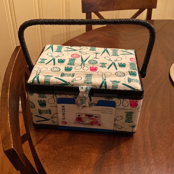 Singer Stow and Sew Classic Basket - Picture 3 of 8